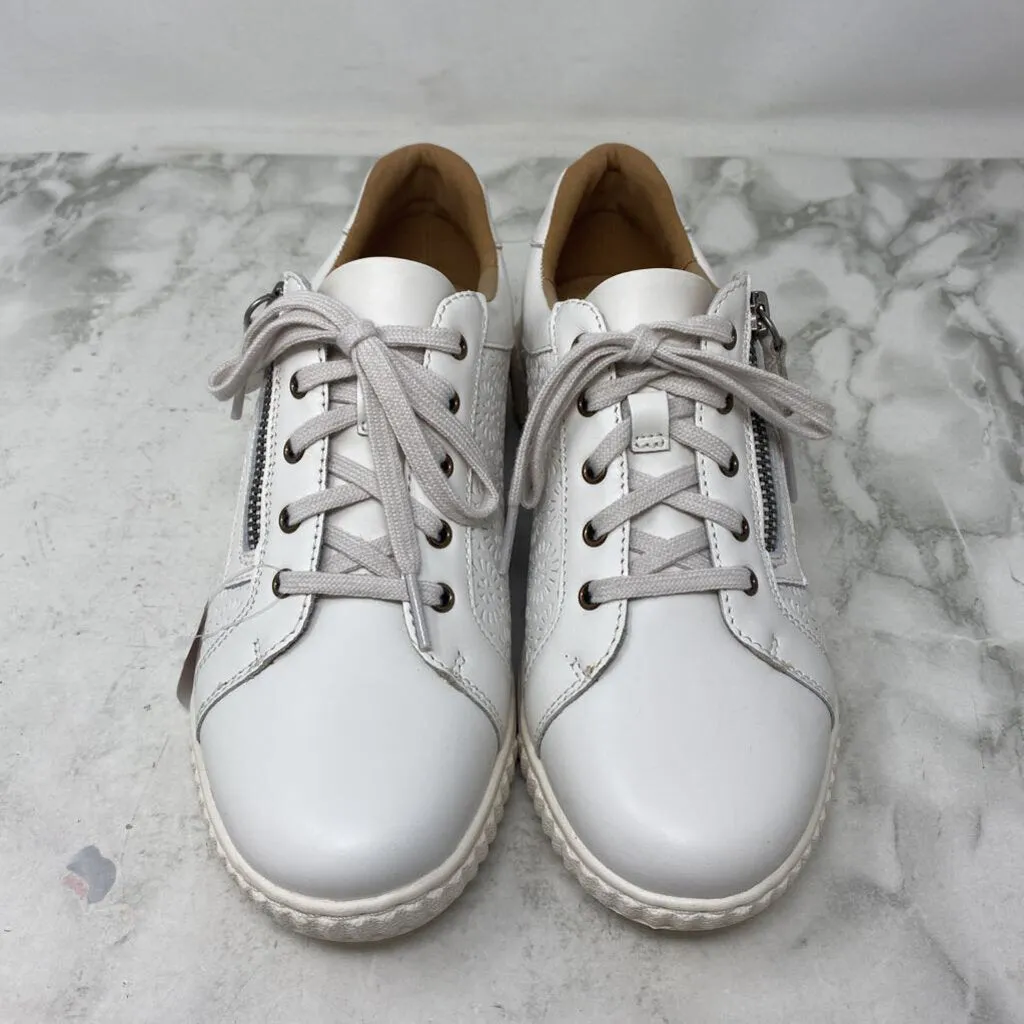 CLARKS WOMEN'S SNEAKERS white 7.5 sold by The Comeback