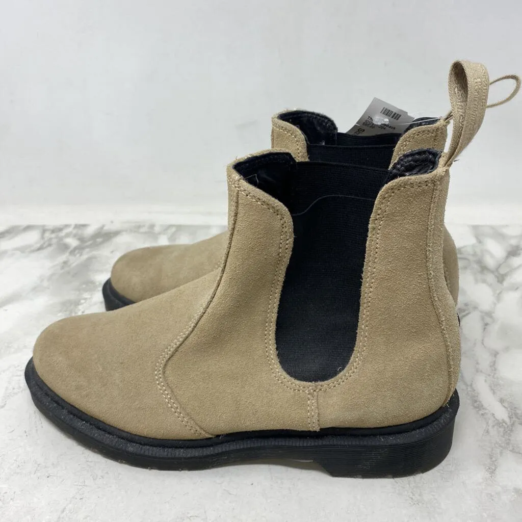 DR. MARTENS WOMEN'S BOOTS beige 7/38 sold by The Comeback product image thumbnail 2