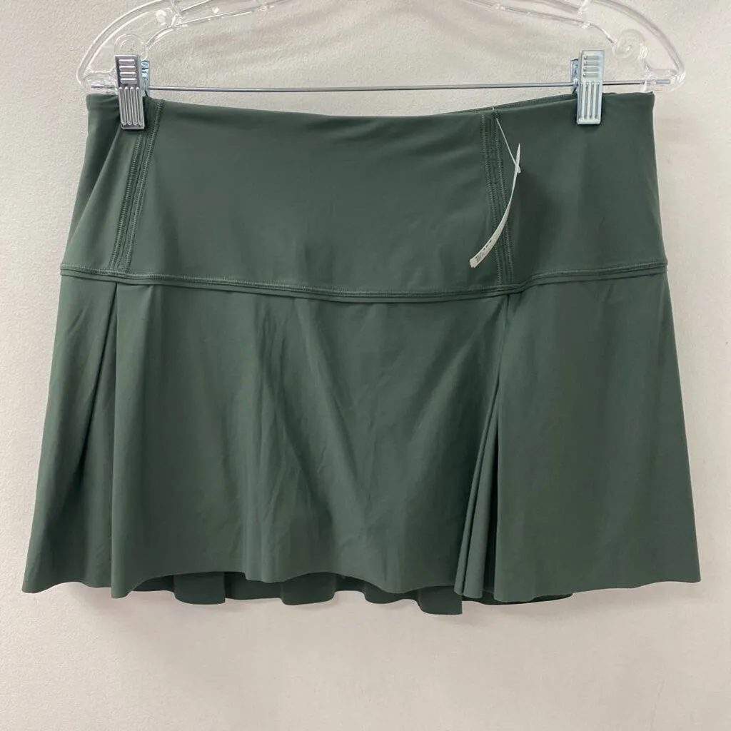 LULULEMON WOMEN'S ACTIVE BOTTOM green 10 sold by The Comeback