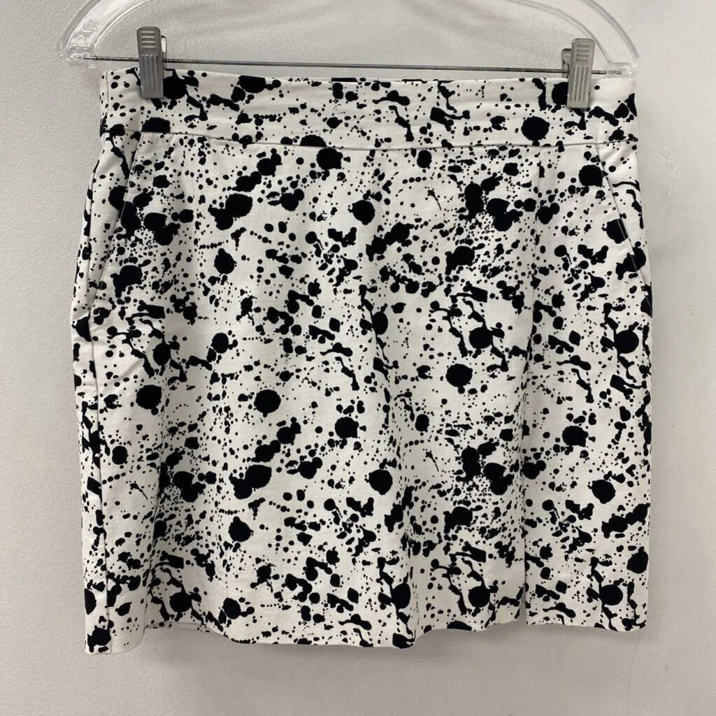 WOMEN'S ACTIVE BOTTOM white black dots M/L sold by The Comeback
