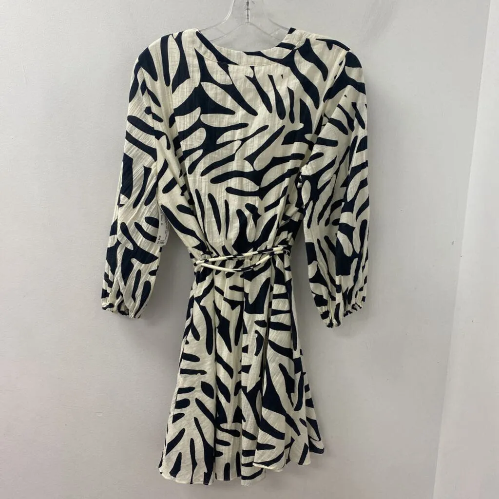 EVER NEW melbourne WOMEN'S DRESS white black 10 sold by The Comeback product image thumbnail 2