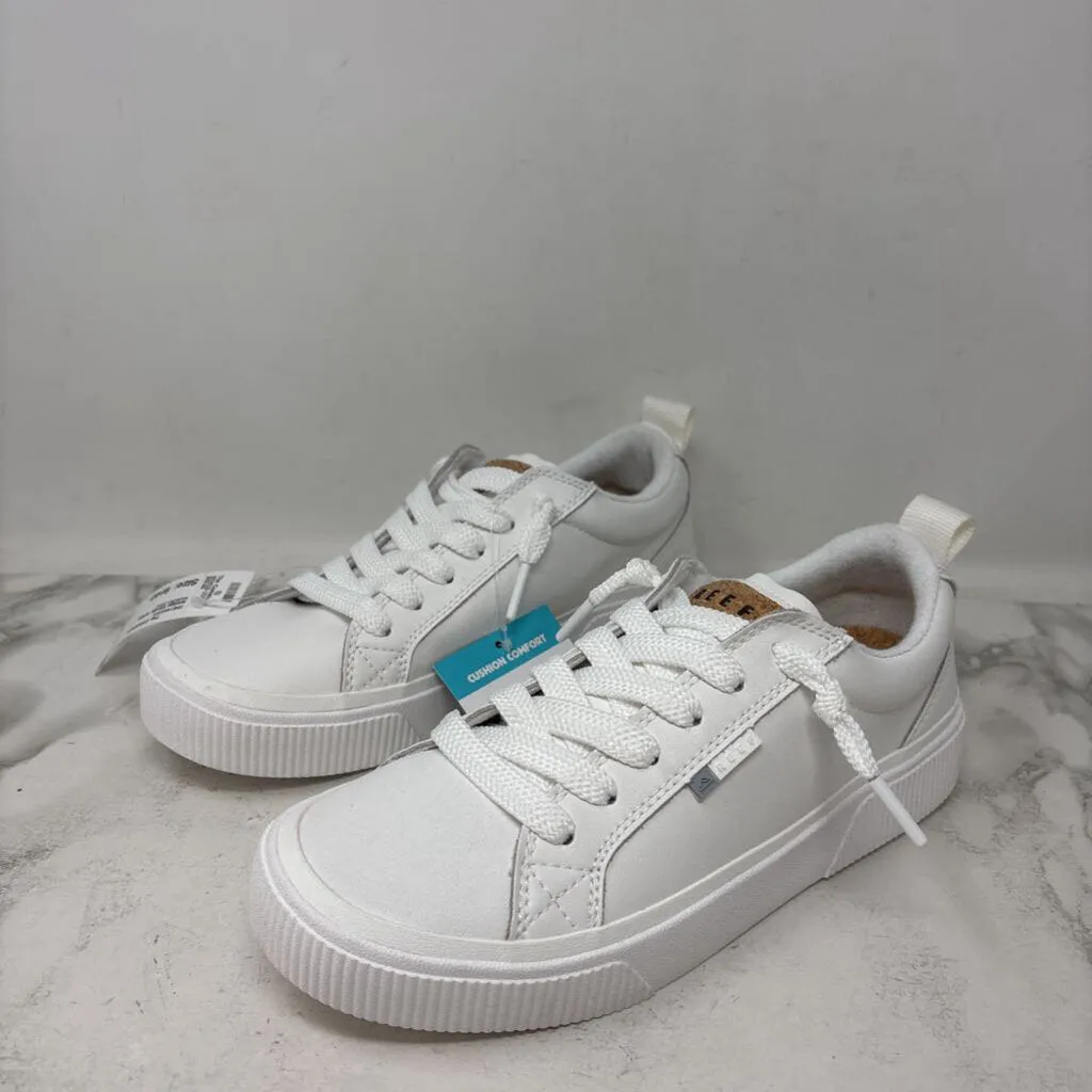 REEF WOMEN'S SNEAKERS white 9/40 sold by The Comeback