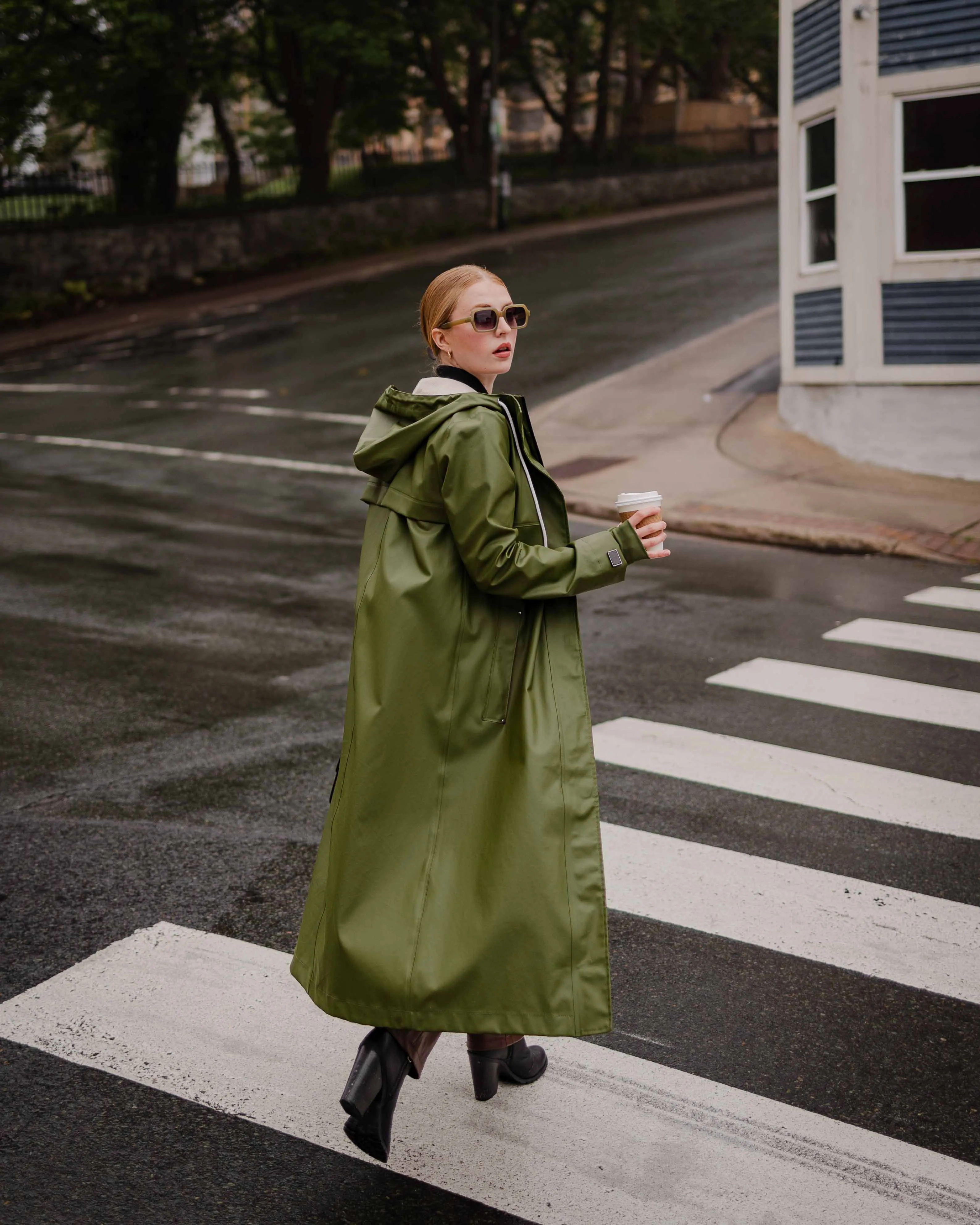 The petite - Chive Green sold by Mernini product image thumbnail 2