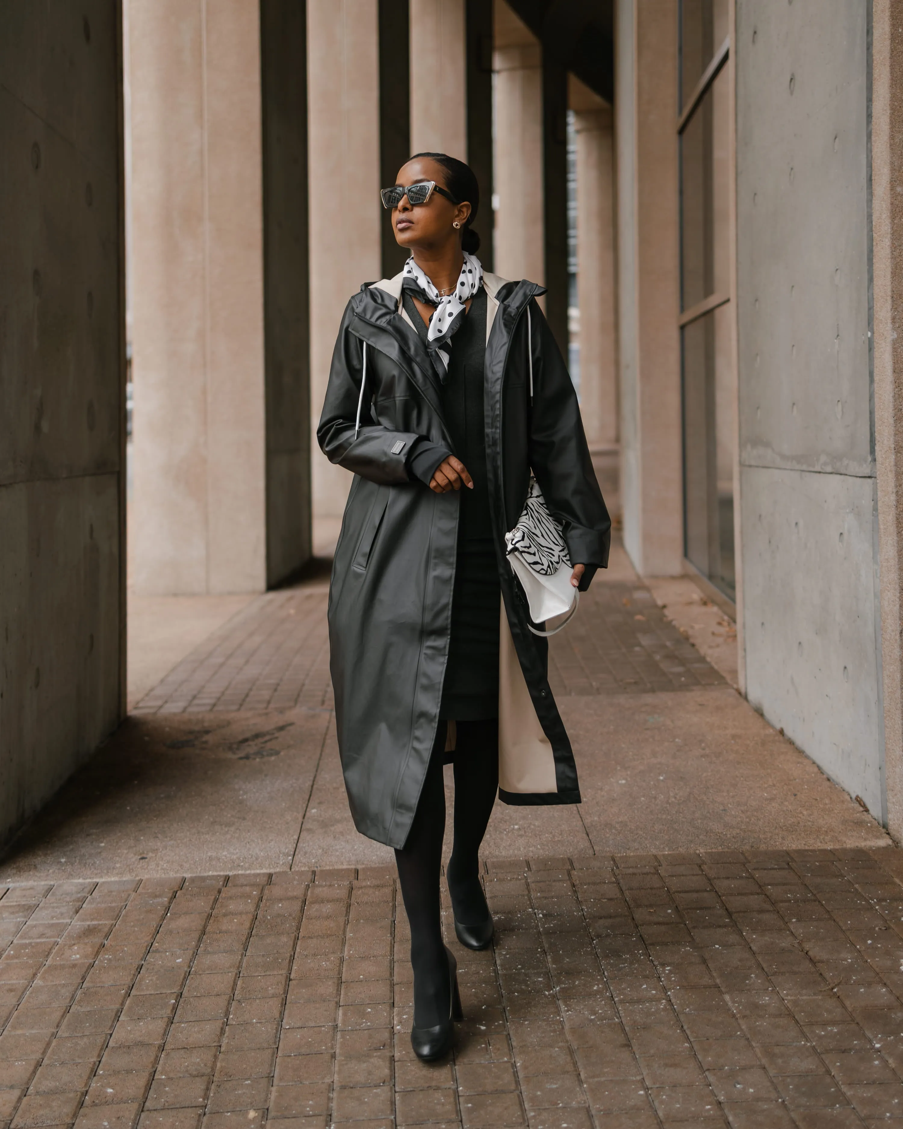 The petite - Black Beauty sold by Mernini product image thumbnail 3