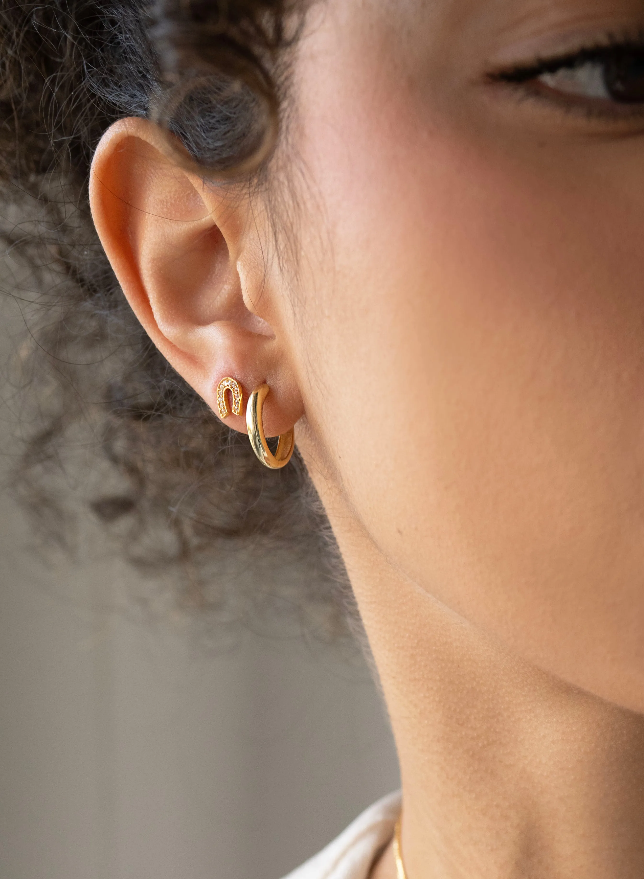 Everyday 15mm Click-In Hoops Gold sold by Sarah Mulder Jewelry product image thumbnail 4