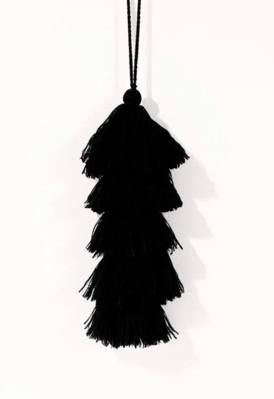 Ombré Sway Tassel Black made by Sarah Mulder Jewelry