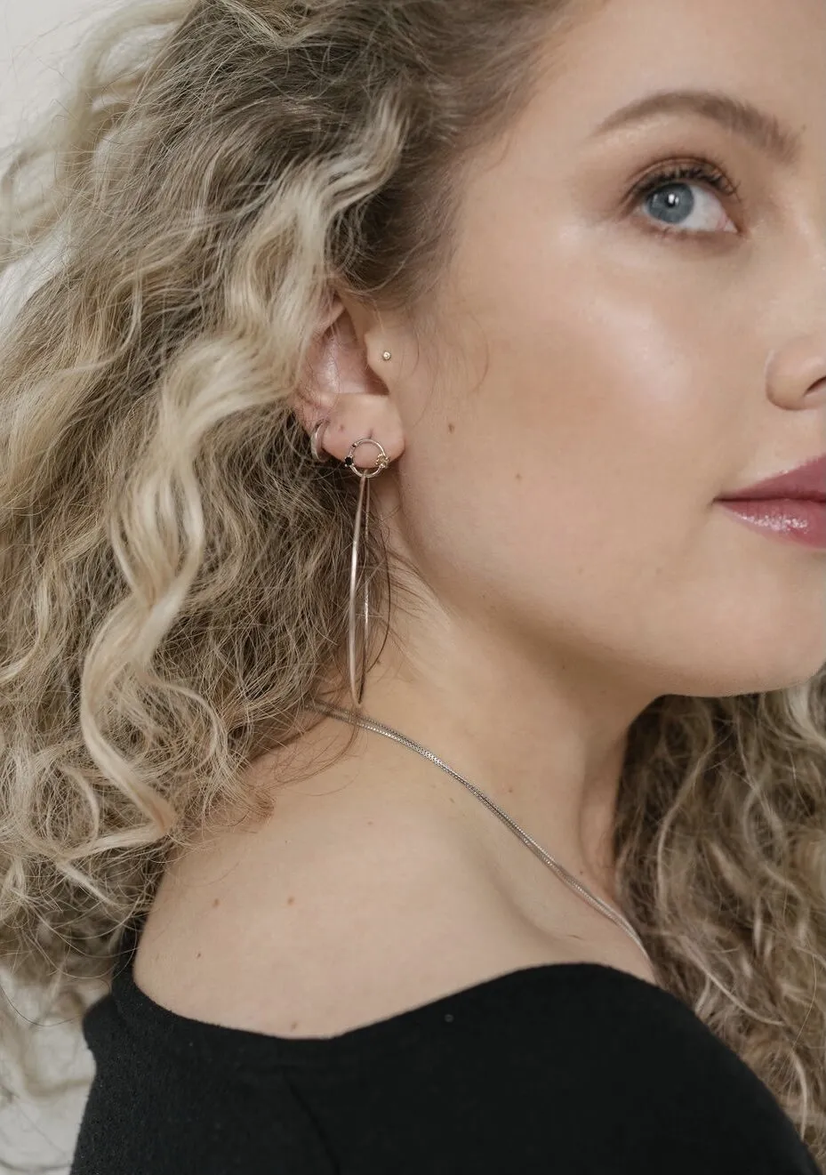 SAMPLE Miley Hoops Large Rhodium sold by Sarah Mulder Jewelry product image thumbnail 4