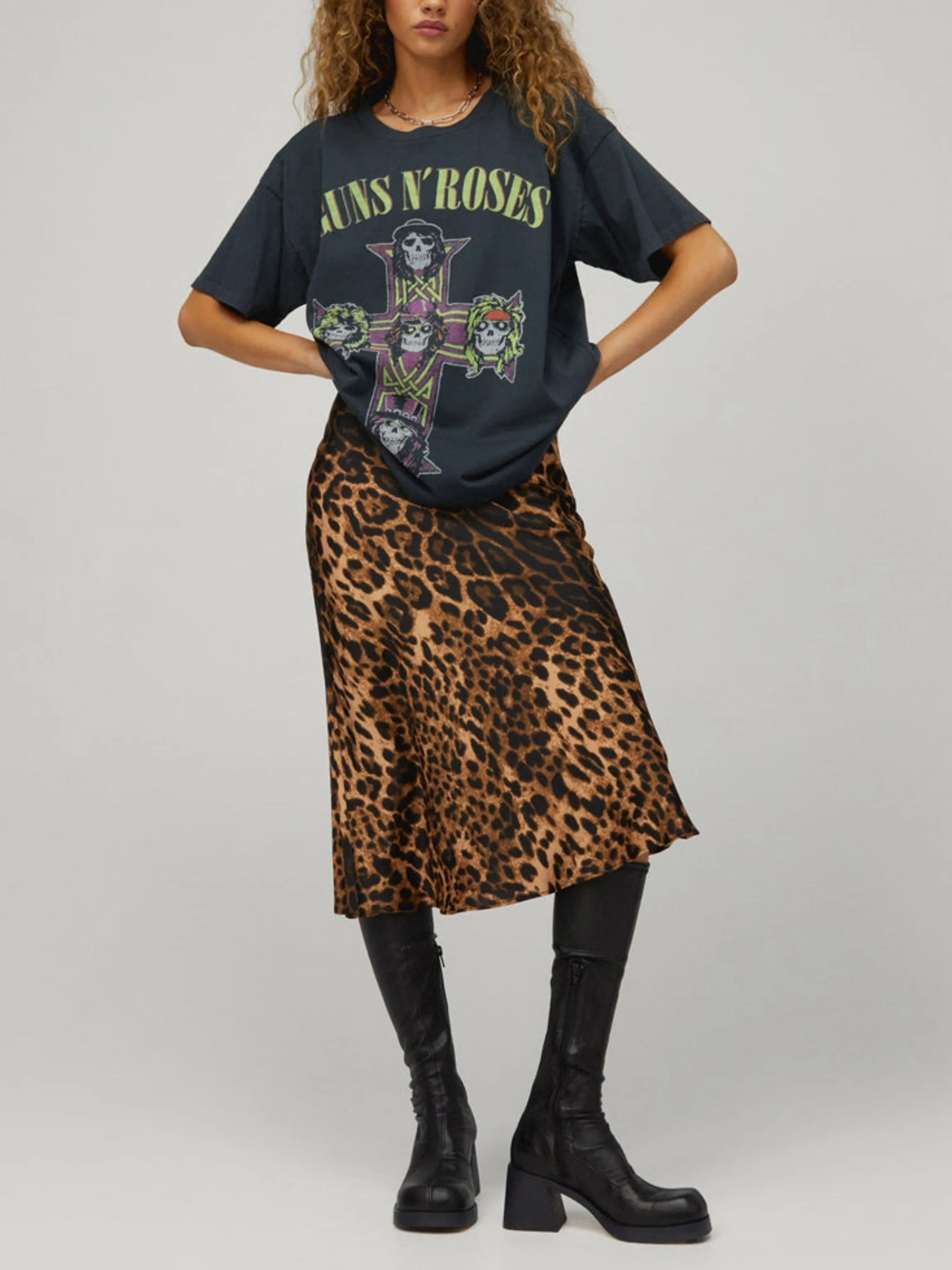 DAYDREAMER Guns N' Roses Skull Cross Merch Tee sold by 27 Boutique product image thumbnail 3