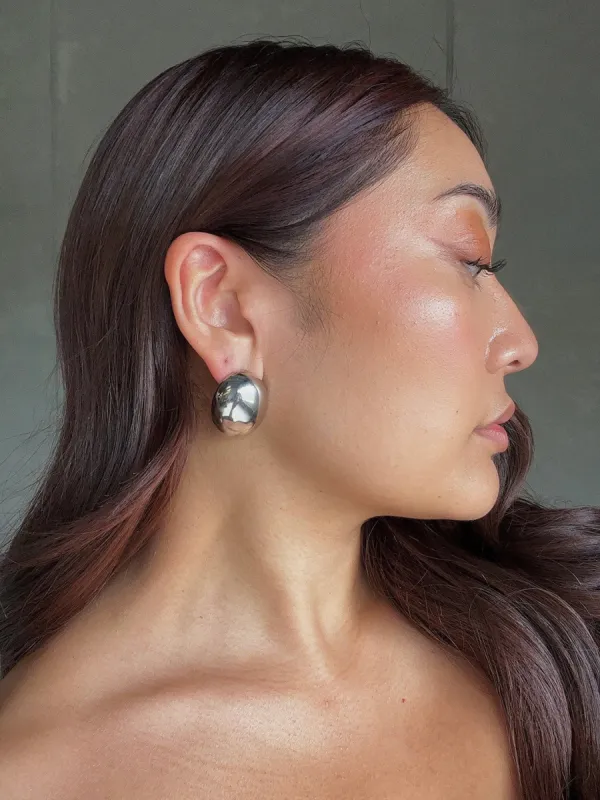 27 Large Oval Dome Stud Earrings sold by 27 Boutique