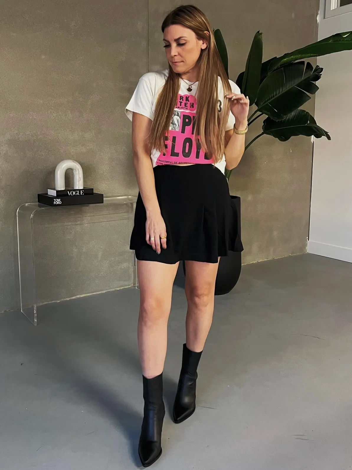 DAYDREAMER Pink Floyd 1973 Flyer Tour Tee sold by 27 Boutique product image thumbnail 3