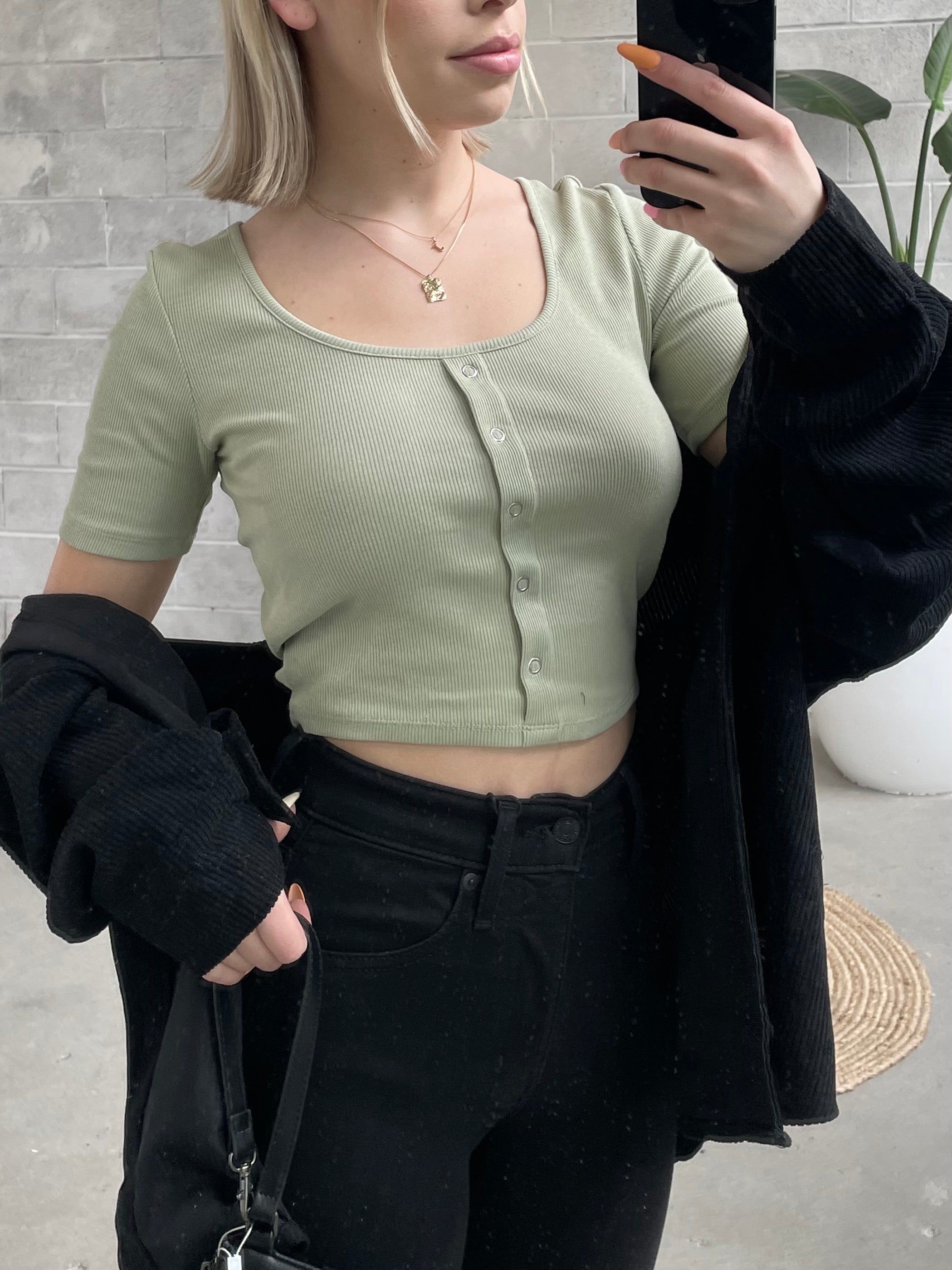 VERO MODA Natalie Crop Top sold by 27 Boutique product image thumbnail 2