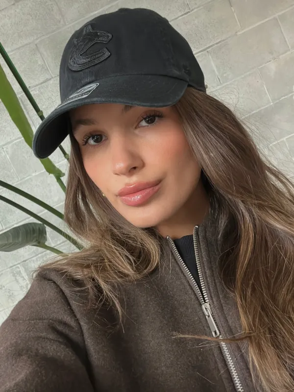 '47 BRAND Vancouver Canucks Clean Up Cap sold by 27 Boutique