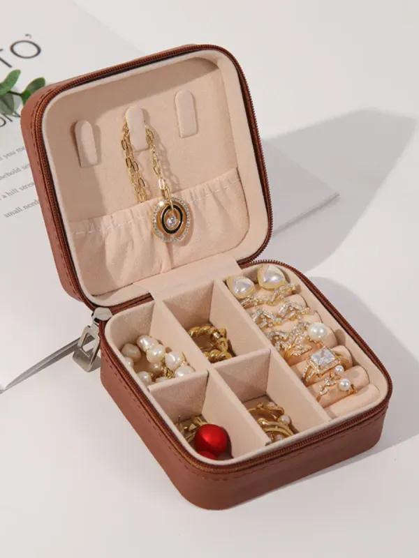 27 Small Jewelry Travel Case sold by 27 Boutique