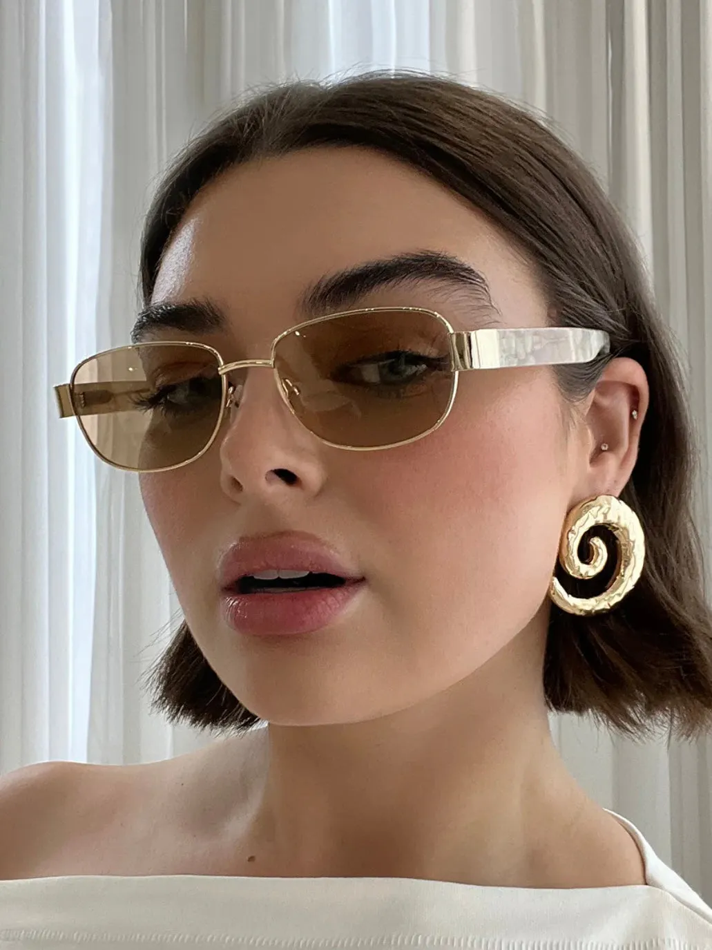 BANBE Addison Sunglasses sold by 27 Boutique product image thumbnail 2