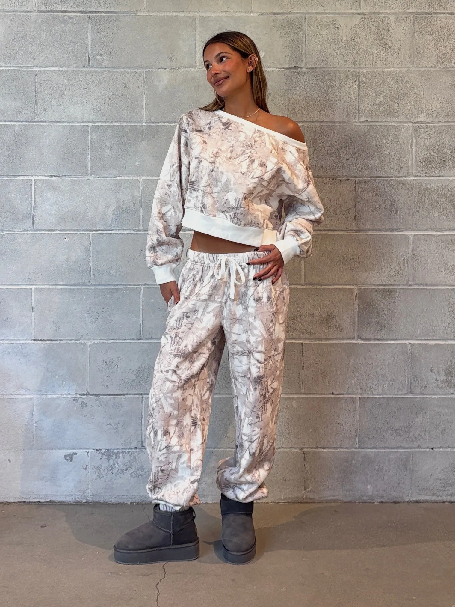 27 Avery Camo Fleece Sweatpants sold by 27 Boutique product image thumbnail 2