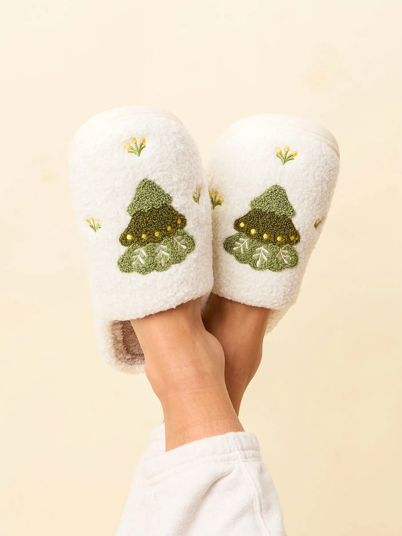 THE DARLING EFFECT Fuzzy Christmas Slippers sold by 27 Boutique product image thumbnail 4