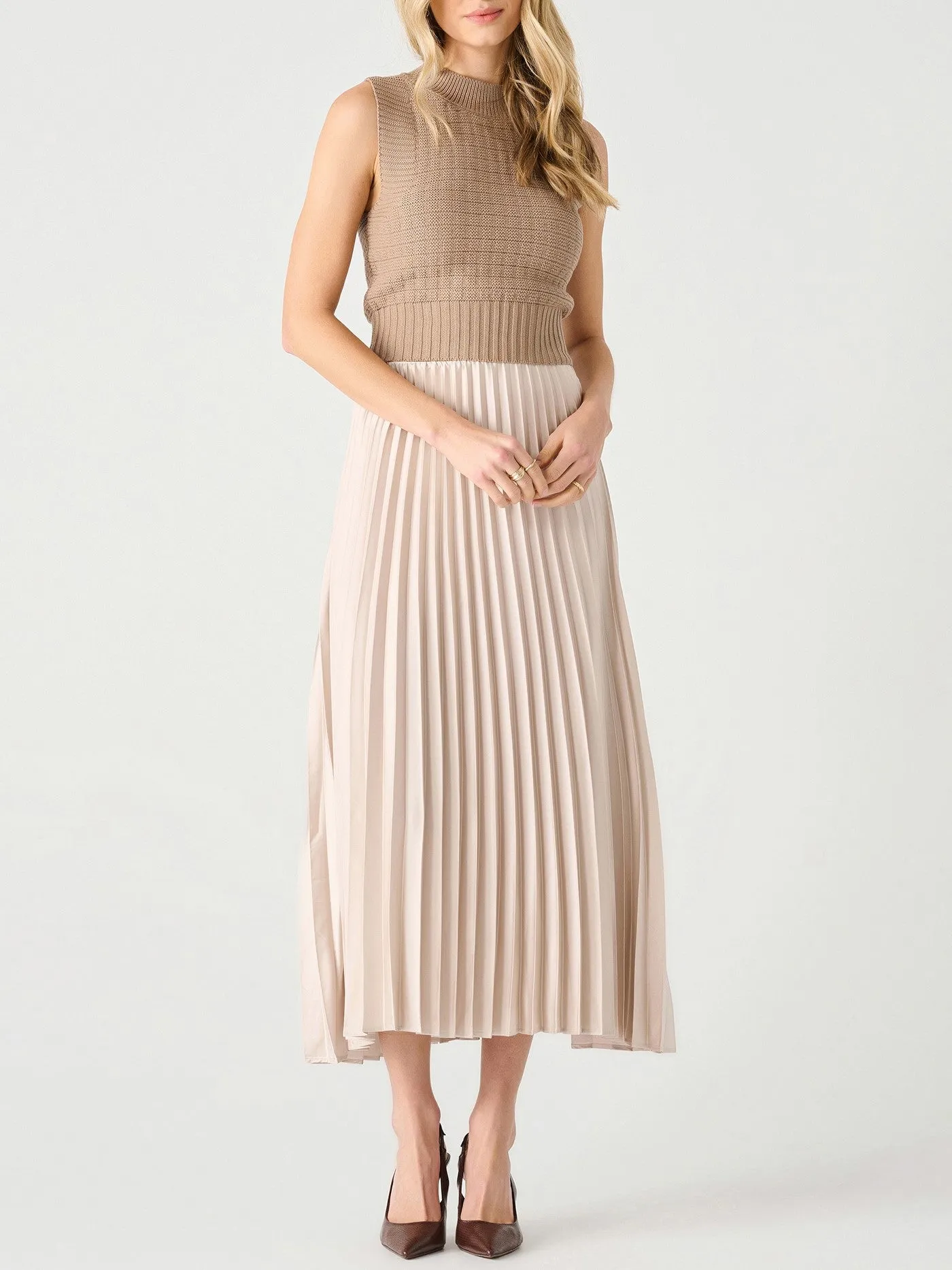 BLACK TAPE Textured Stitched Sweater Tank sold by 27 Boutique product image thumbnail 5