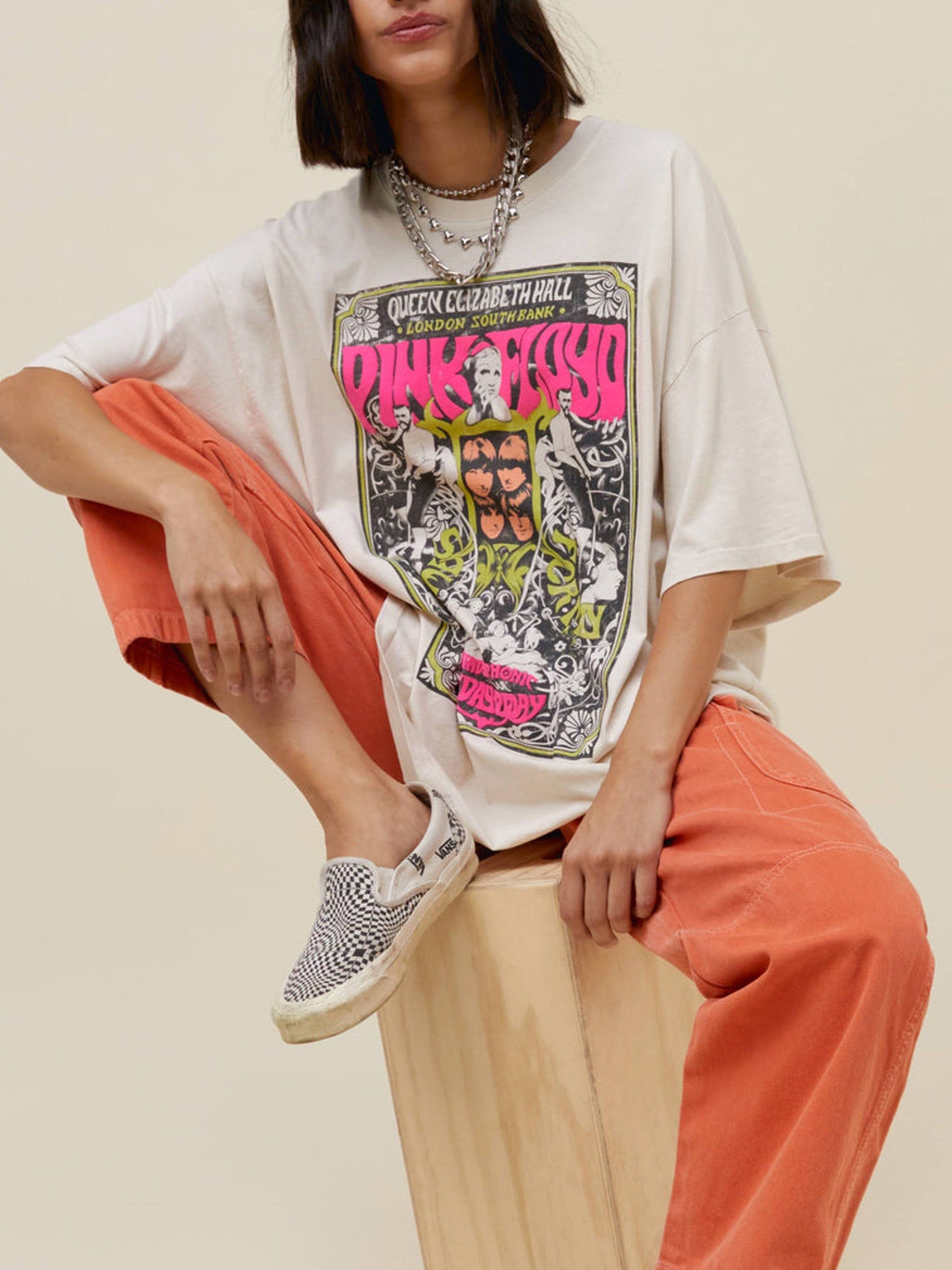 DAYDREAMER Pink Floyd Queen Elizabeth Poster One Size Tee sold by 27 Boutique product image thumbnail 3