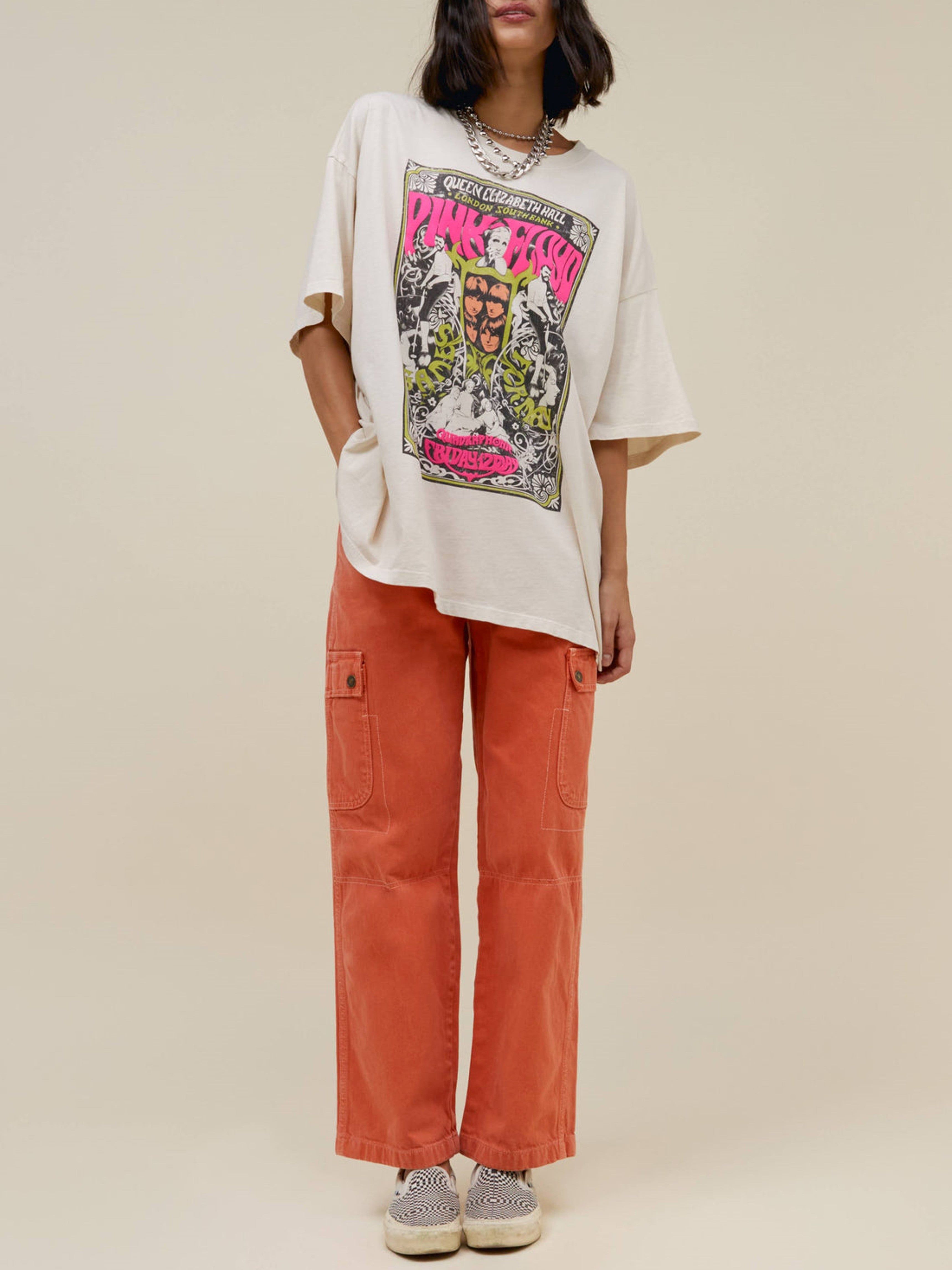 DAYDREAMER Pink Floyd Queen Elizabeth Poster One Size Tee sold by 27 Boutique product image thumbnail 4