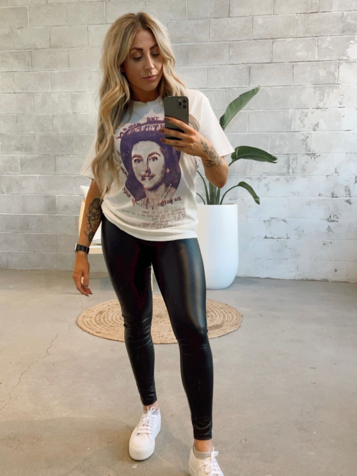 DAYDREAMER Sex Pistols Save The Queen Weekend Tee sold by 27 Boutique