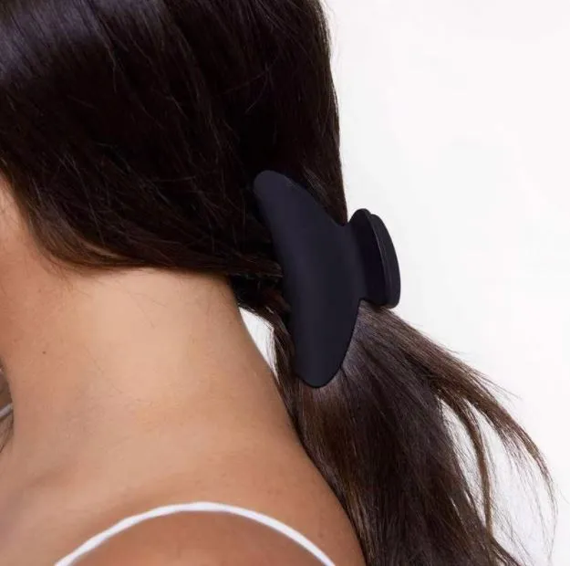 KITSCH Medium Claw Clip 2 Piece Set sold by 27 Boutique product image thumbnail 3