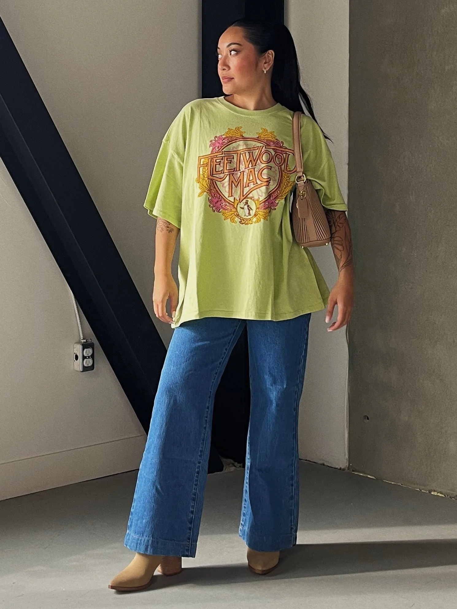 DAYDREAMER Fleetwood Mac Flower Crest One Size Tee sold by 27 Boutique product image thumbnail 3