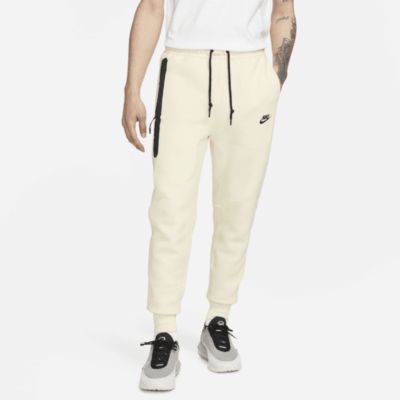 Nike Sportswear Tech Fleece karcsúsított fazonú férfi szabadidőnadrág sold by Nike