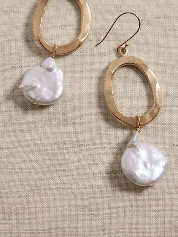 Sabara Pearl Earrings | Aureus + Argent sold by Banana Republic