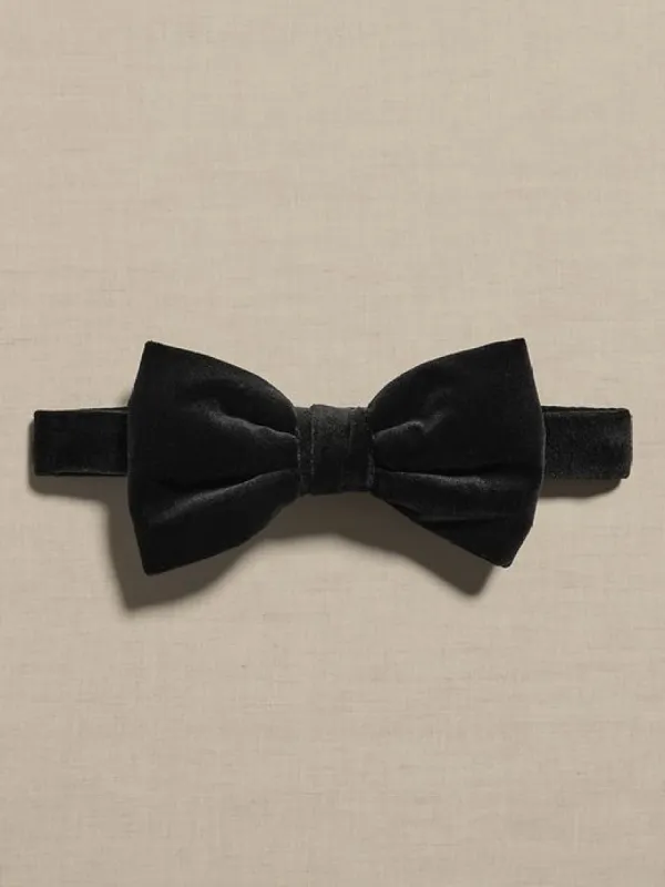 Forssa Italian Velvet Bow Tie sold by Banana Republic