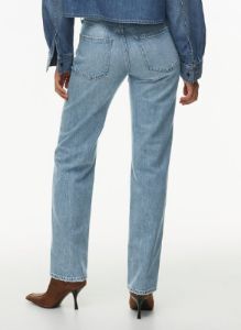the 90s joni lo-rise loose jean sold by Aritzia