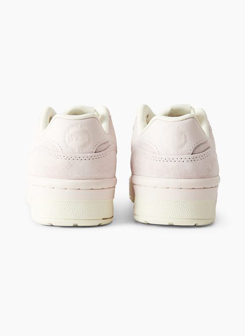 rivalry low sold by Aritzia product image thumbnail 3