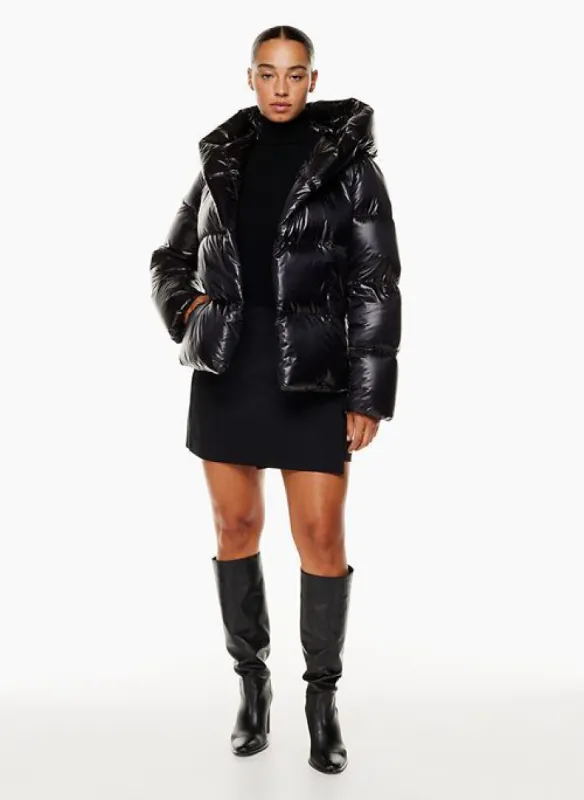 the duvet puffer short sold by Aritzia