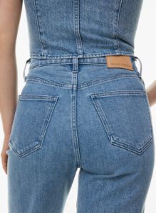 the arlo hi-rise straight jean sold by Aritzia