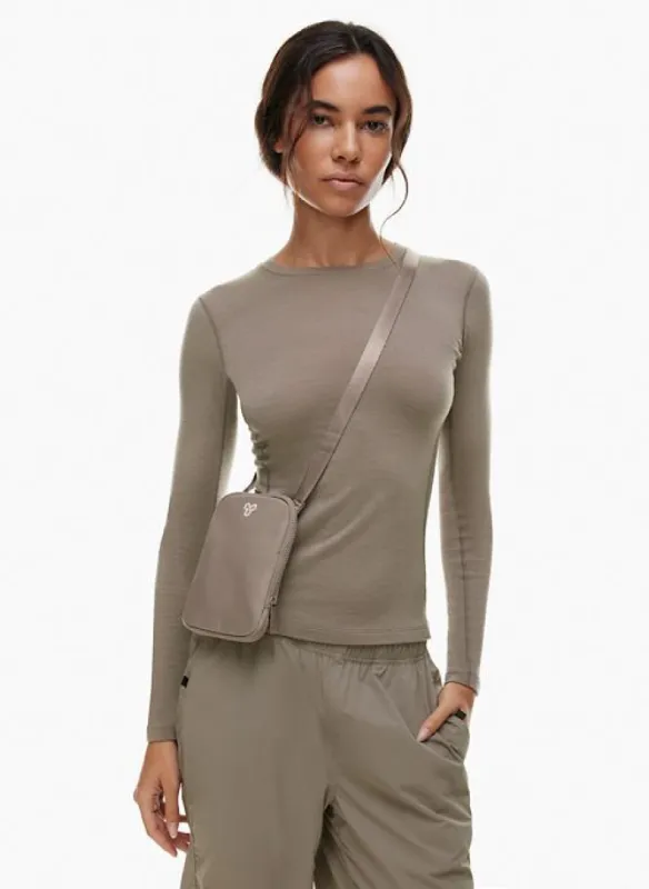 handsfree bag sold by Aritzia