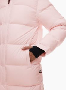 the super puff™ mid sold by Aritzia