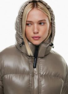 the super puff™ sold by Aritzia