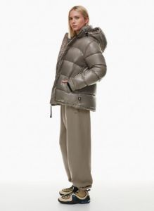 the super puff™ sold by Aritzia