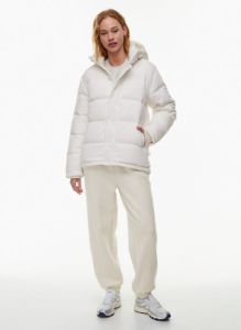 the super puff™ sold by Aritzia