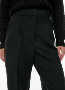 the effortless pant™ cropped sold by Aritzia