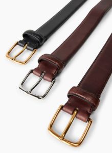 essential leather belt sold by Aritzia