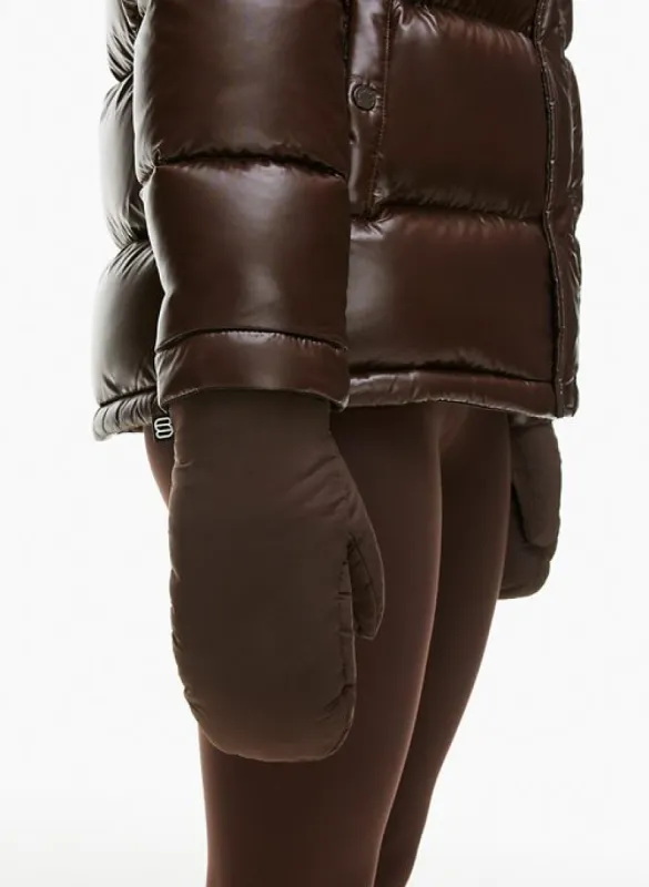 the super one-puff™ mitten sold by Aritzia