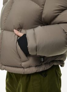 the supersize puff™ shorty sold by Aritzia