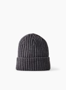 rush beanie sold by Aritzia