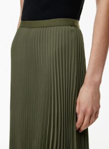 acclaim skirt sold by Aritzia