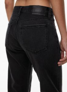 the 80s comfy lo-rise loose jean sold by Aritzia
