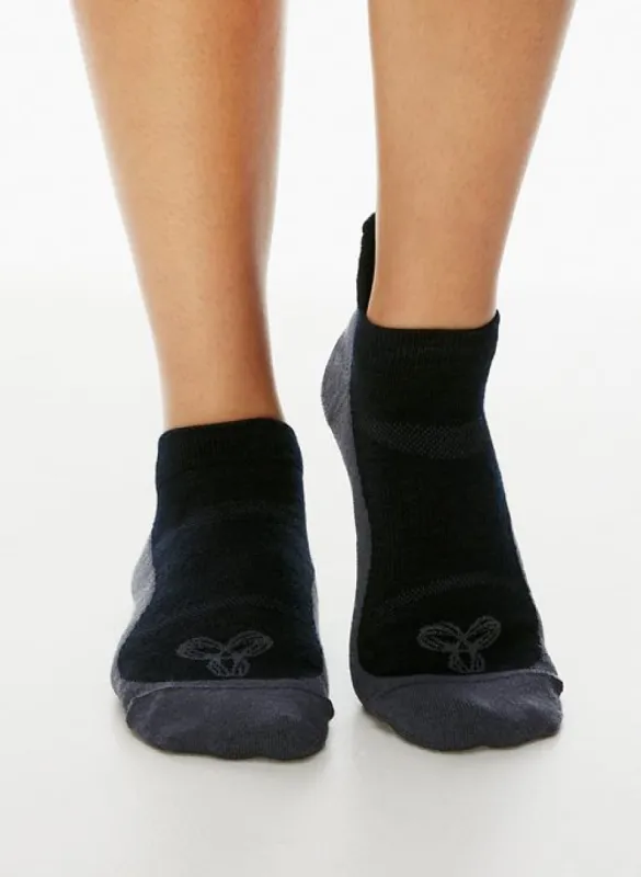 hike lite tab sock sold by Aritzia