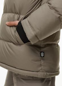 the super puff™ sold by Aritzia