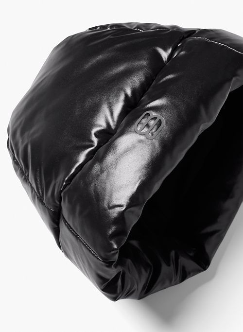 the super puff™ beanie sold by Aritzia product image thumbnail 4