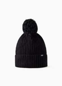echo beanie sold by Aritzia