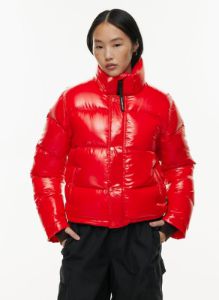 the super puff™ shorty sold by Aritzia